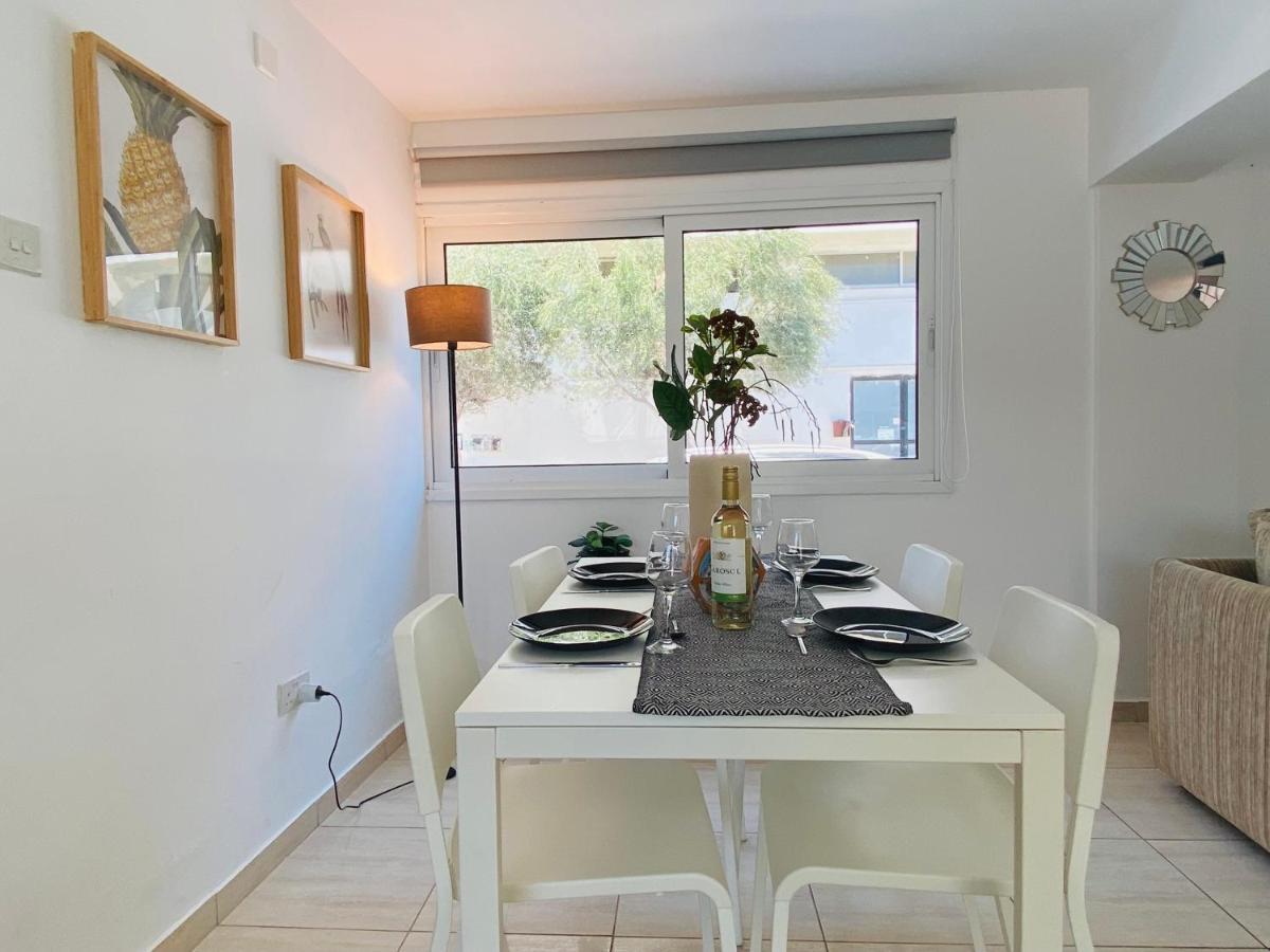 Serena'S 2-Br Apartment In Larnaca Exterior photo