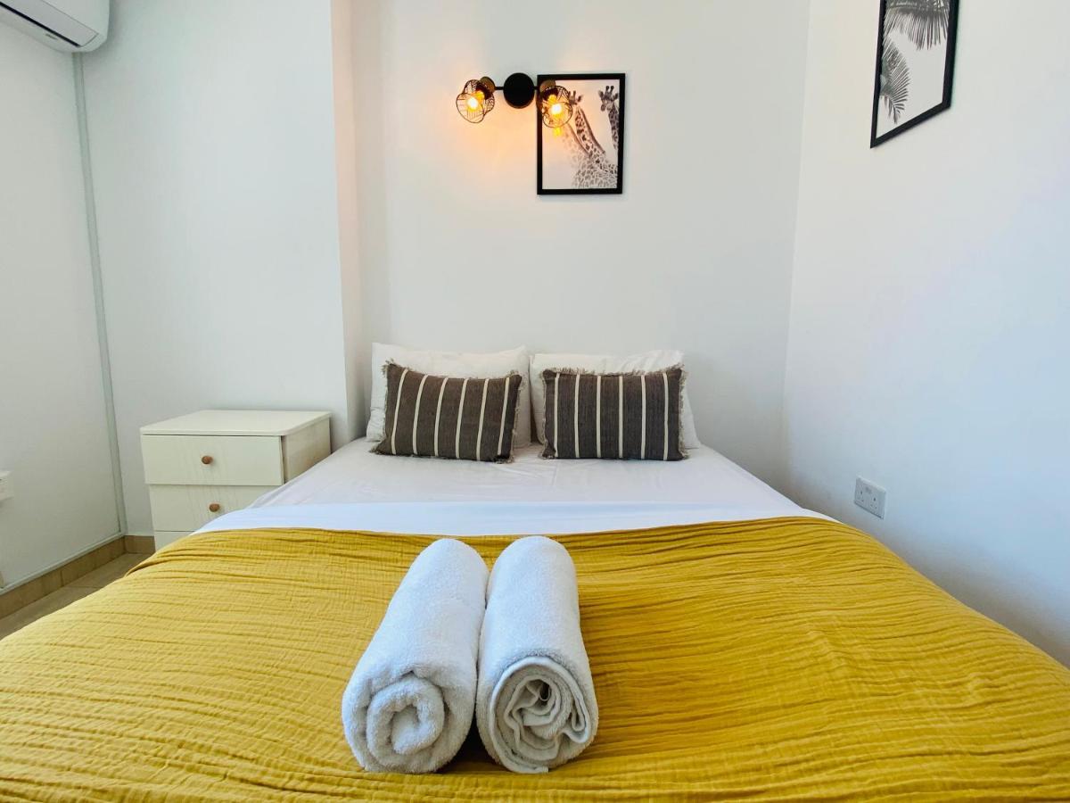 Serena'S 2-Br Apartment In Larnaca Exterior photo