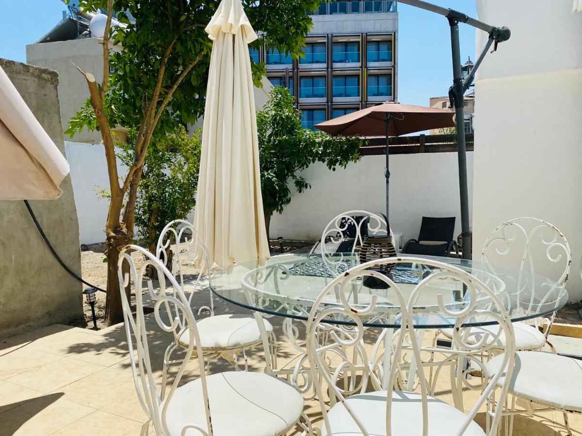 Serena'S 2-Br Apartment In Larnaca Exterior photo